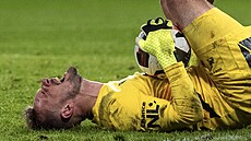 Bolest ve tvá�i branká�e Táborska Martina Pastornického.