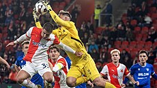 Branká� Táborska Martin Pastornický zpracovává mí�, na který si d�lal zálusk...