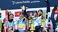 Norové slaví na stupních vít�z� prvenství ve �tafet� na biatlonovém mistrovsví...