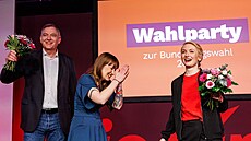Volební líd�i n�mecká Levice (Die Linke) Jan van Aken aHeidi Reichinneková...