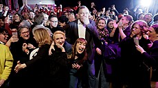 Volební líd�i n�mecká Levice (Die Linke) Jan van Aken aHeidi Reichinneková...