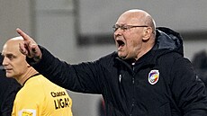 Plzeský trenér Miroslav Koubek bhem ligového utkání se Slavií.