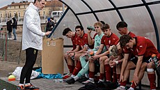 Louis Thomas Buffon (�íslo 18) spole�n� se spoluhrá�i z reprezenta�ní osmnáctky...