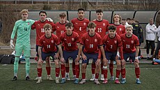 �eská reprezentace do 18 let i s Louisem Thomasem Buffonem (naho�e druhý zleva)...