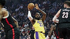 LeBron James v zápase proti Portlandu.