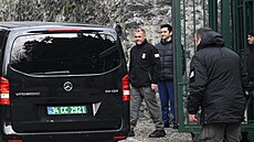 Ru�tí a ameri�tí diplomaté p�ijí�d�jí na americký konzulát v tureckém...