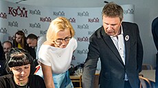 P�edsedkyn� KS�M Kate�ina Kone�ná s mluv�ím strany Romanem Rounem