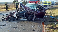 Po nehod dvou aut v Sopei na Pardubicku byly dv osoby se stedn tkými...