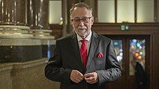 Statisíce vyplácené Jaroslavu Ba�tovi na dopravu �i reprezentaci i v dob�, kdy ji� nepracoval, op�t otevírají otázku o smysluplnosti poslaneckých náhrad.