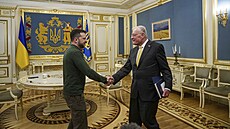 Ukrajinský prezident Volodymyr Zelenskyj se zmocnncem amerického prezidenta...
