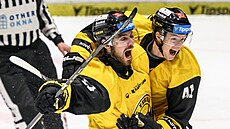 HC Verva Litvínov - HC Dynamo Pardubice. Zleva Marek Baránek a Mat�j Peka� z...