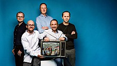 Hlavní postavy seriálu Bylo nás pt, a to ticet let od premiéry. (únor 2025)