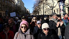 Tisíce ma�arských soudc�, soudních zam�stnanc� a jejich p�íznivc� demonstrovaly...