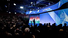 Ma�arský premiér Viktor Orbán proná�í projev. (22. února 2025)