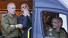 Teroristické hnutí Hamás p�edalo �estici izraelských rukojmí. (22. února 2025)