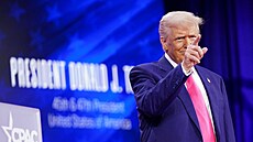 Donald Trump se po op�tovném nástupu do funkce prezidenta �iní.