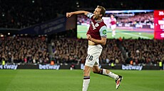 Radost Tomáe Souka po gólu do sít Leicesteru, kterým poslal West Ham do...