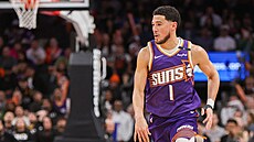 Devin Booker táhne útok Phoenix Suns.