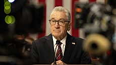 Robert De Niro v titulní roli seriálu Nultý den