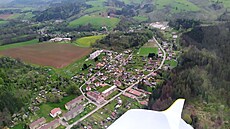 Letecký pohled na rudnickou ást Terezín. ervená výina je v pozadí.