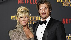 Millie Bobby Brownová a Jake Bongiovi v Los Angeles (24. února 2025)