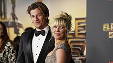 Jake Bongiovi a Millie Bobby Brownová v Los Angeles (24. února 2025)