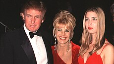 Donald Trump, Ivana Trumpová a jejich dcera Ivanka Trumpová v New Yorku (1998)