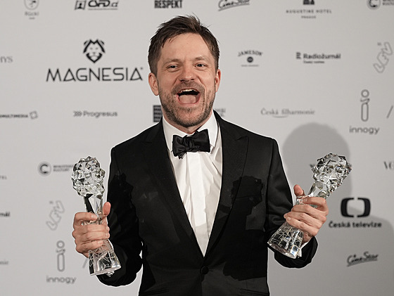 Ji�í Mádl si na 32. ro�níku �eského lva odnesl hned dv� ocen�ní � za nejlep�í...
