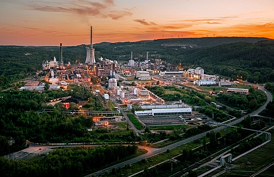 Technologii na recyklaci pneumatik rozjede SUAS Group v areálu ve Vesové.