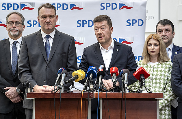 Malí se integrují, velcí zatím straší. Volič váhá, zda šetřit na plynovou masku, či rovnou na rakev