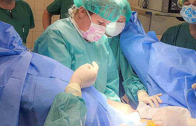 Urologové z FN Olomouc zaali jako první z velkých fakultních nemocnic v R...