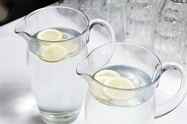 Ani v zimě nezapomínejte pít. Poradíme, jak na pitný režim od A do Z