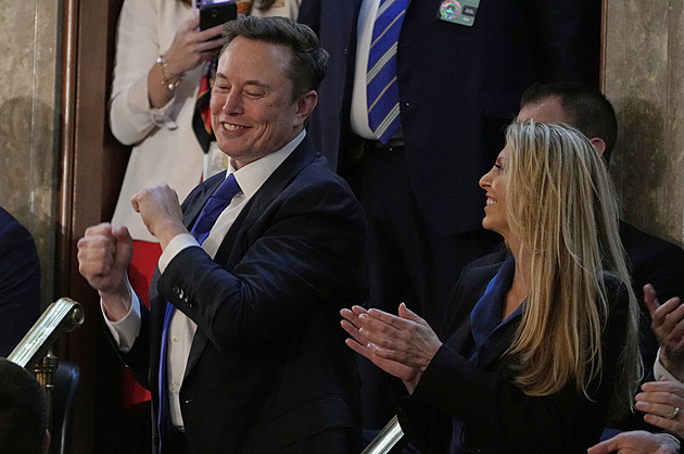 Musk kráčí v Babišových stopách. Nebude zatracovat den, kdy se rozhodl jít transparentně do politiky?