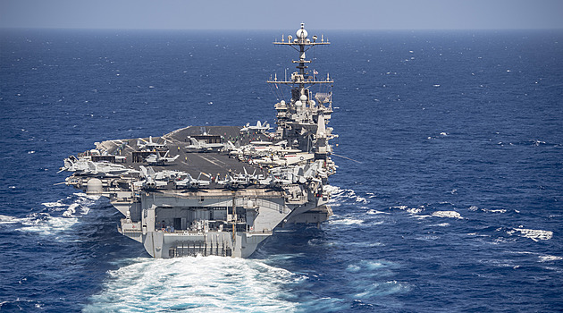 Za neúmyslný sestřel Hornetu v Rudém moři mohlo několik faktorů současně