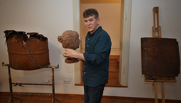 Peter Henson v Galerii Jane McAdam Freudové v Píboe na Novojiínsku (6....