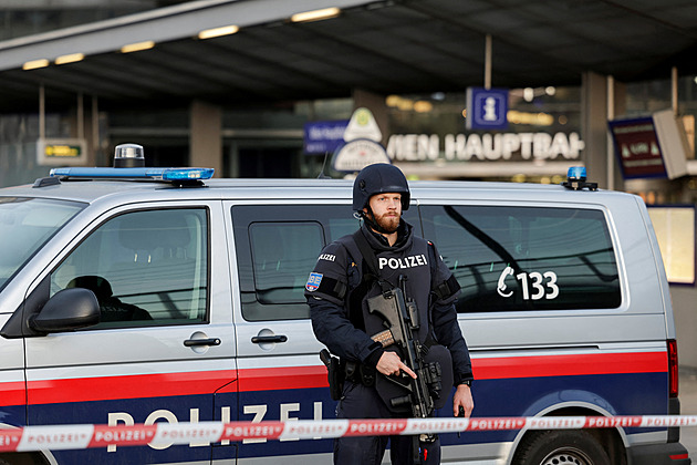 Policie vyklidila vídeňské hlavní nádraží, varuje před akutním ohrožením