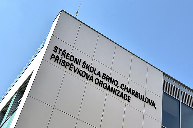 St�ední �kola Brno, Charbulova