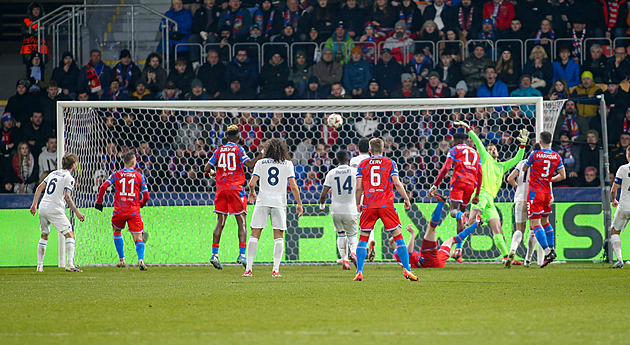 ONLINE: Plzeň - Lazio 1:1, Durosinmi po půli srovnal. A domácí se tlačí za dalším gólem
