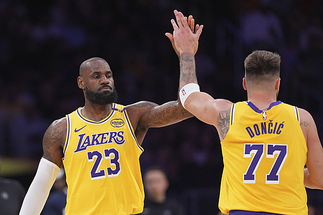 Rekordní obchod. Lakers mění majitele, zastíní cenovku za Celtics i ostatní kluby