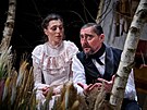 Rol� v p�edstaven� Racek se zhostili (zleva) Johana Matou�kov� a Ji�� Vyor�lek....