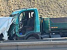 Na tetm kilometru Praskho okruhu u Vestce ve smru na D6 do sebe nabouraly...