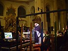 Pi mi, kter se kon ped uvedenm dl, se slova ujm teolog a hlavn knz...