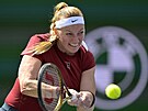 Petra Kvitová hraje bekhend v prvním kole turnaje v Indian Wells.