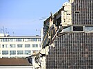 Do nejvych pater brutalistn budovy starho Teska u hlavnho ndra v Brn...