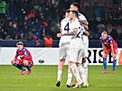 Zklamaní plze�tí fotbalisté po inkasované brance v záv�ru utkání s Laziem.