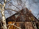 U poru domku v Jaromi hasii zasahovali v dchacch pstrojch. (4. bezna...