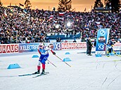 Lucie Charvátová b�í stíhací závod �en v Novém M�st� na Morav�.