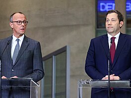 Vláda bude do Velikonoc. Budoucí n�mecký kanclé� Friedrich Merz (CDU) a...