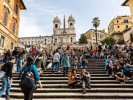 Na �pan�lských schodech se nesmí konzumovat potraviny a popíjet, a od roku 2019...