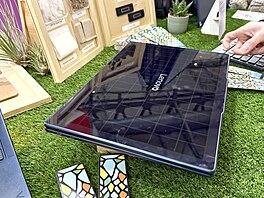 Lenovo Yoga Solar Concept